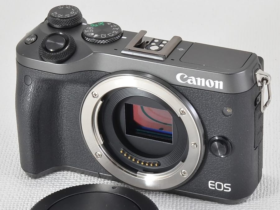 Canon EOS M6