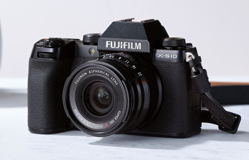 FUJIFILM X-S10