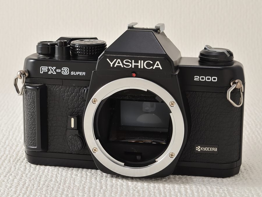 YASHICA FX-3 SUPER 2000